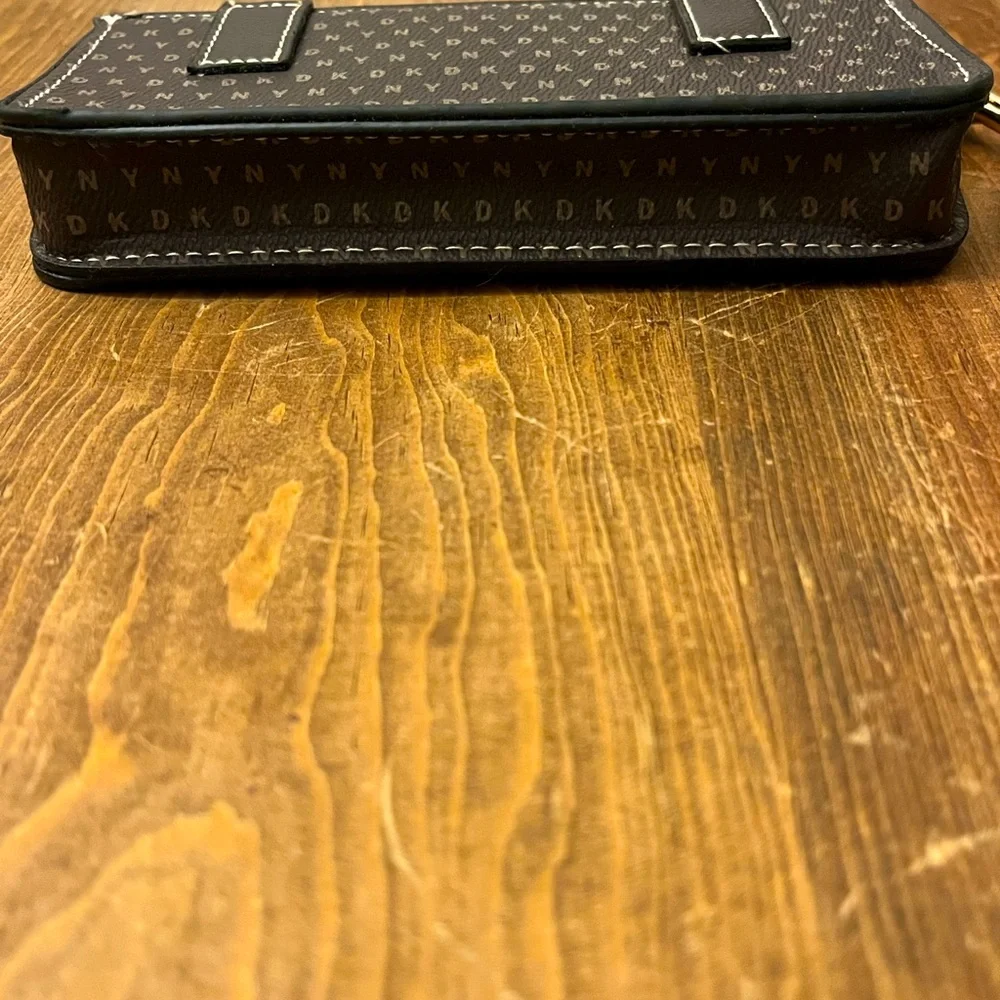 🤎DKNY Mocha Logo Convertible Belt Wristlet/ Phone Wallet NWOT - Picture 8 of 10